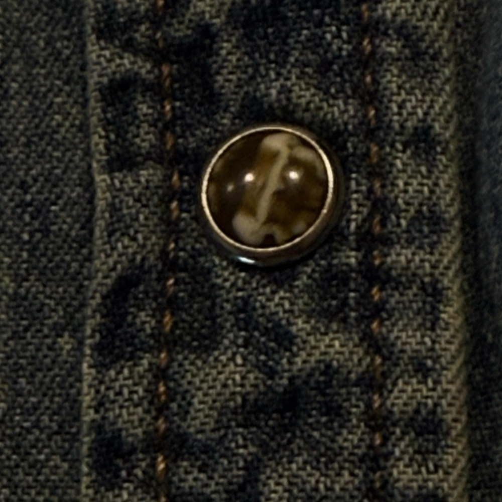 Vintage Wrangler Blues Denim Shirt/Jacket in a Faded Blue - Picture 11 of 12